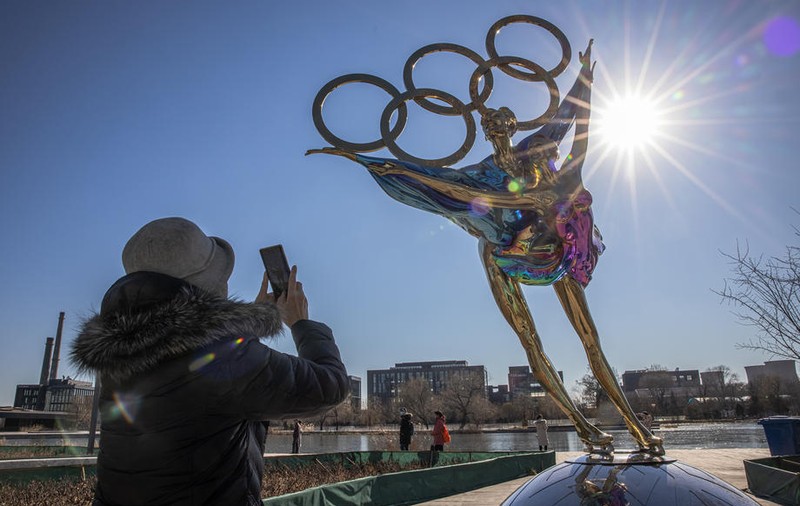 Sportivii care participă la Jocurile Olimpice de la Beijing, îndemnați de FBI să-și lase acasă telefoanele personale