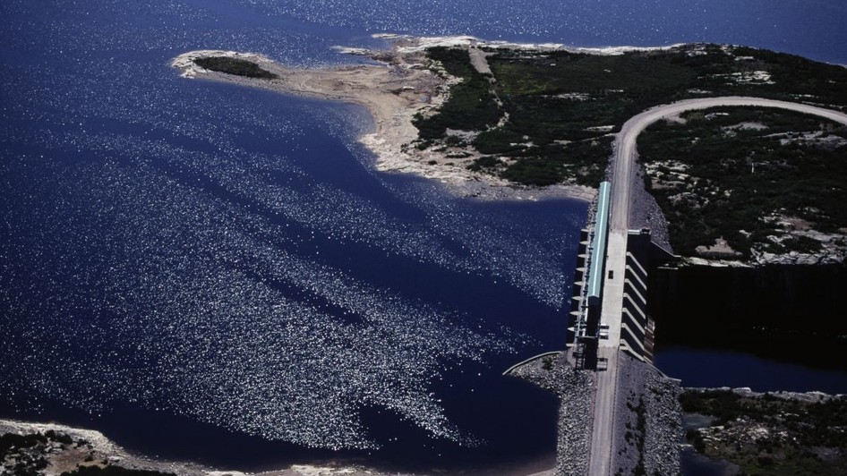 Megaproiectul hidroelectric James Bay din Canada a eliberat mercur natural în ape, otrăvind peștii și comunitățile indigene Cree. Foto: Getty Images