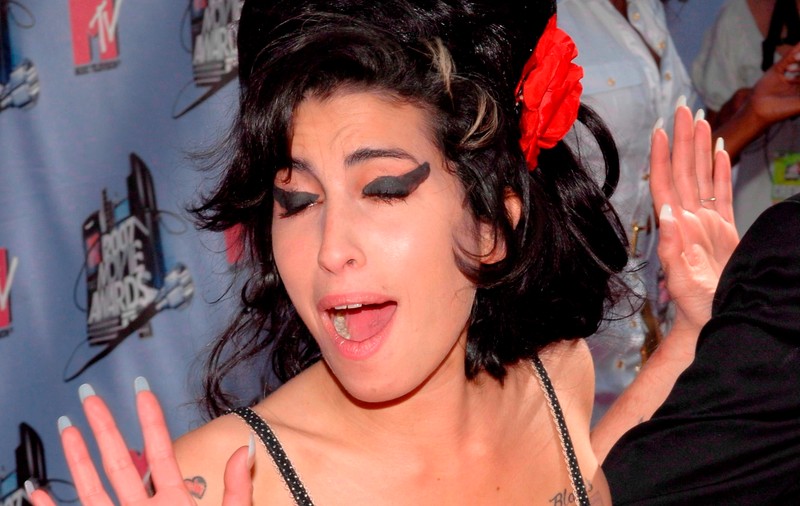 Amy Winehouse vrea şi ea la scientologi