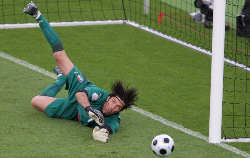Gianluigi Buffon, cel mai bun portar în ultimii 21 de ani