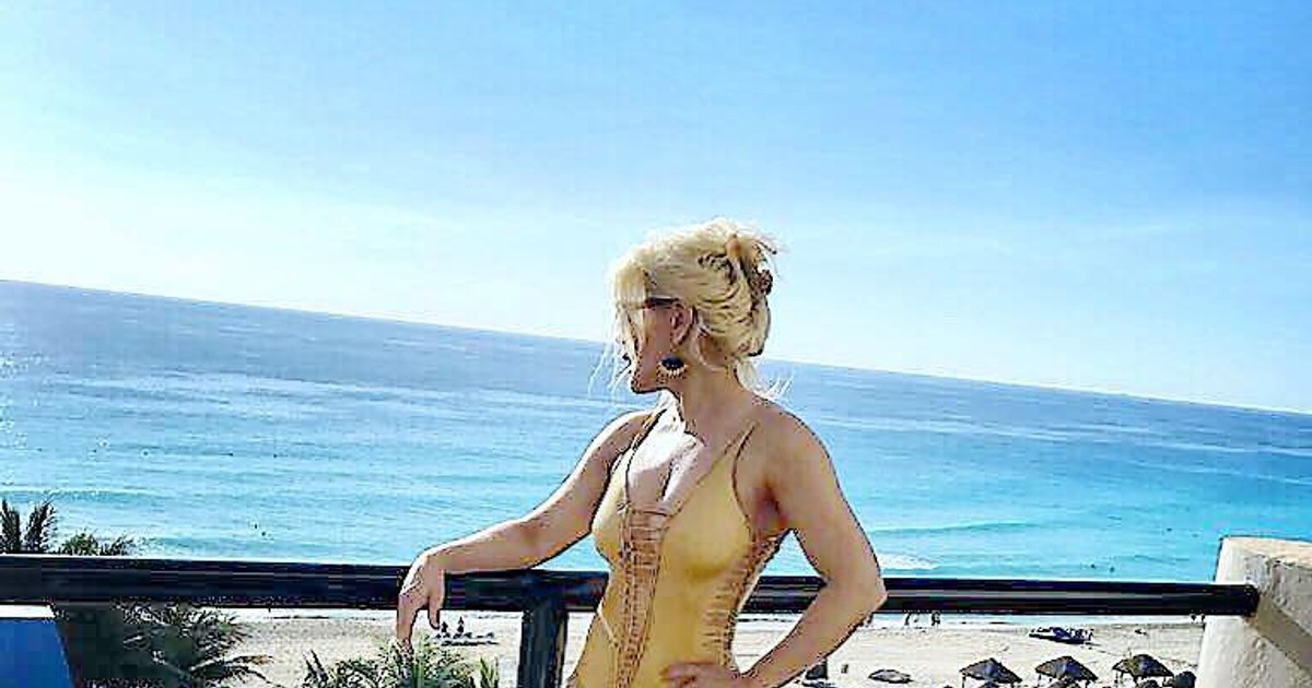 Loredana Groza, în costum de baie, în Mexic. Incredibil cum arată la 46 de ani