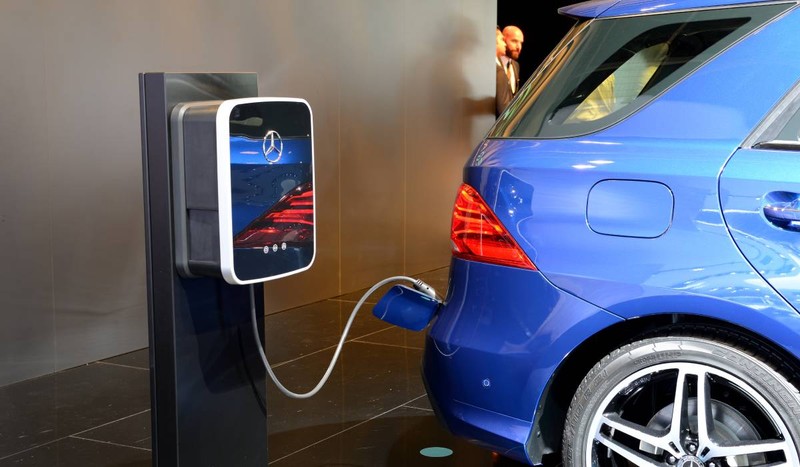 Mercedes-Benz dezvoltă baterii cu autonomie record de peste 1.000 de km