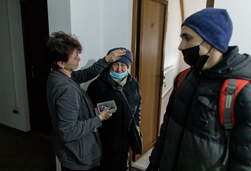 Tanti Ana a plecat de acasă pentru nepot