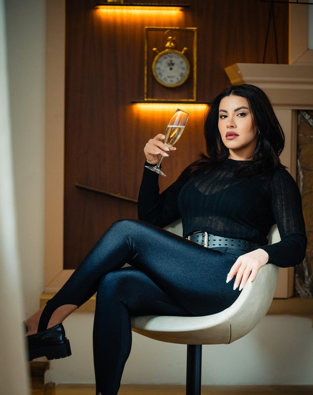 Nicoleta Nucă s-a despărțit de Alex Ursache, după ce recent vorbea despre nunta cu acesta. Artista a făcut primele declarații. „Discuții și încercări”