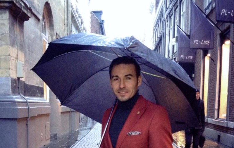 Adrian Cristea NE ARATĂ CUM E VIAŢA DE BURLAC! Uite ce ştie să facă | FOTO ÎN ARTICOL