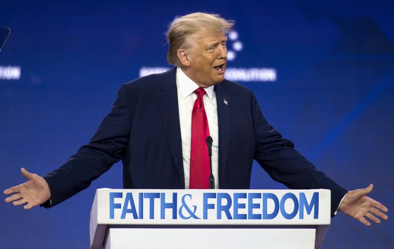Donald Trump acuză motivații politice pentru care este urmărit penal: „Acești oameni sunt bolnavi”