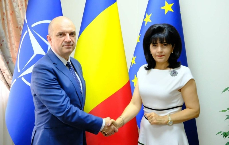 Șefa CJ Botoșani s-a delimitat pe Facebook de medicii de la maternitatea unde a murit gravida de 25 de ani. Postarea a provocat furie: „Ați numit manager de spital un lăcătuș mecanic. Demisia!”