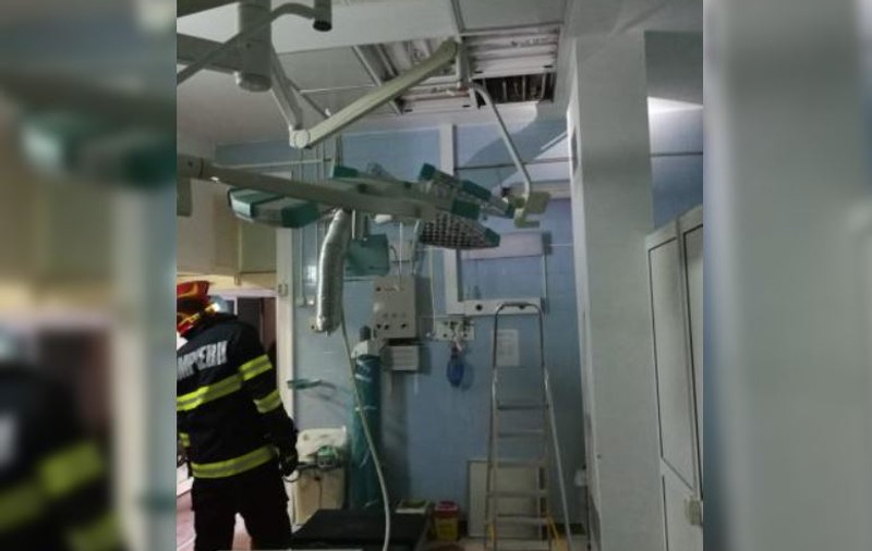 Incident în timpul unei operații la Institutul de Urologie din Cluj. Un panou de iluminat a luat foc!