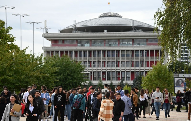 Profesor universitar de la Politehnică, reținut de DNA după ce i-a cerut mită jumătate din indemnizație unui angajat