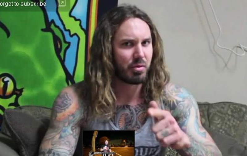 Un cântăreţ de heavy metal a ajuns pe mâna poliţiei! A angajat un asasin profesionist să-i omoare nevasta! | VIDEO