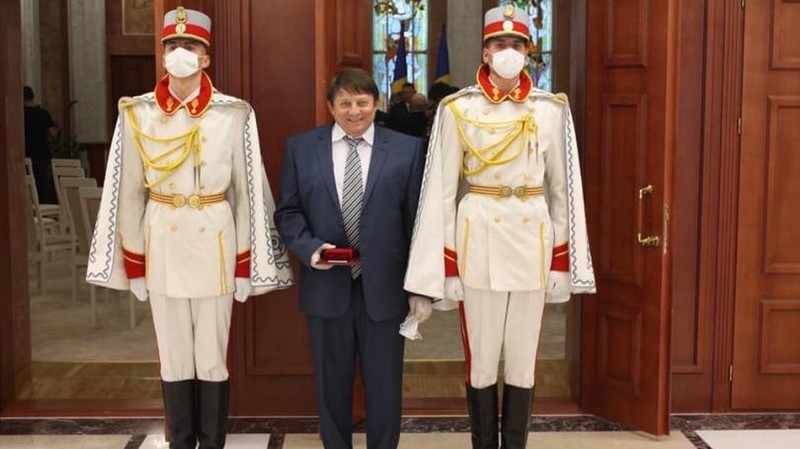Nu se știe dacă Mihai Aizin era infectat când a fost la ceremonia de acordare a distincției ”Gloria Muncii”. Foto: anticoruție.md