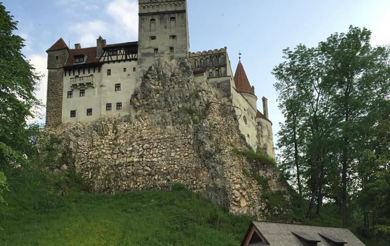 Johnny Depp, Alice Cooper şi Joe Perry s-au fotografiat la Castelul Bran