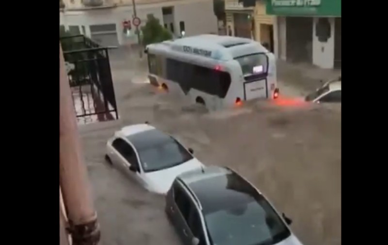 „Perla” Rivierei Franceze sub ape, după o furtună de 30 de minute. Primar: „Am primit alerta la o oră după diluviu” | VIDEO