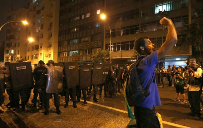 Papa Francisc, întâmpinat în Brazilia cu proteste violente 