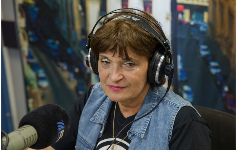 VIDEO VIRAL | Momente hilare cu echipa DIICOT povestite de redactorul muzical percheziționat acasă: „Îmi umblau prin dulapurile de haine, dar s-au grăbit să plece pentru că șeful lor era alergic la pisici și eu am doi motani”