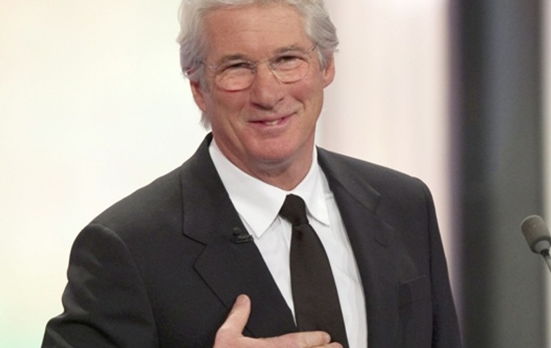 Richard Gere îşi vinde cele peste o 100 de chitare în scopuri caritabile