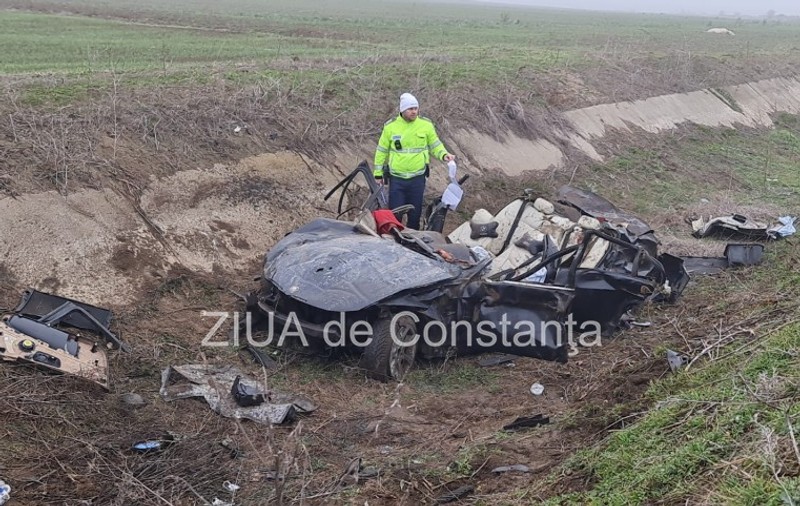 Trei tineri au murit la Constanța după ce mașina în care se aflau s-a răsturnat într-un șanț