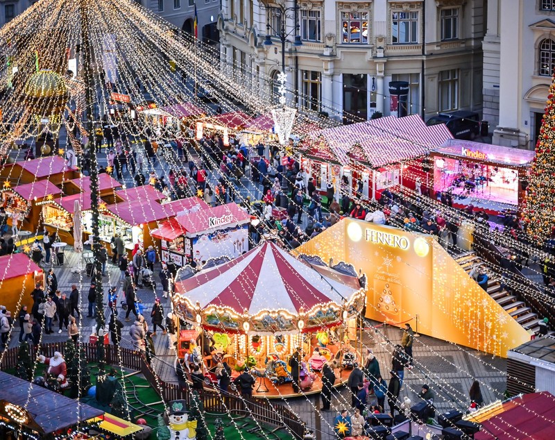 Târgul de Crăciun Sibiu 2024. Atracțiile din acest an: 140 de căsuțe, o roată panoramică și un patinoar pentru 300 de persoane simultan