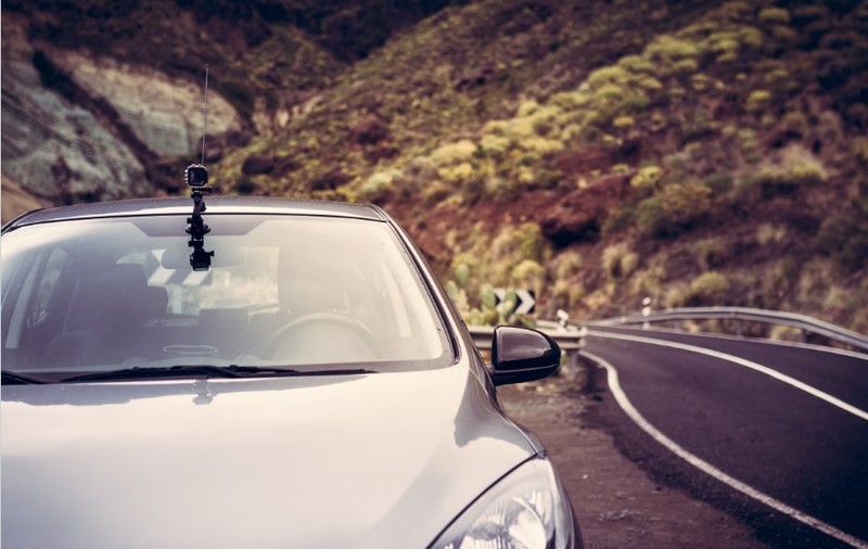 (Publicitate) 3 motive pentru care să îți cumperi o cameră video auto în 2019