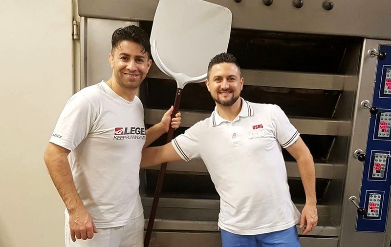 Gest impresionant făcut de doi români din Italia, proprietari de brutărie. Oferă pâine gratis celor care nu au bani să-și cumpere