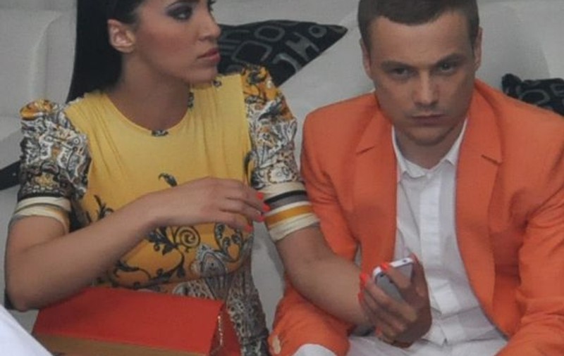 Adelina e ÎNDRĂGOSTITĂ LULEA! Şi-a luat iubitul cu ea la prezentare şi l-a sorbit din ochi! | FOTO