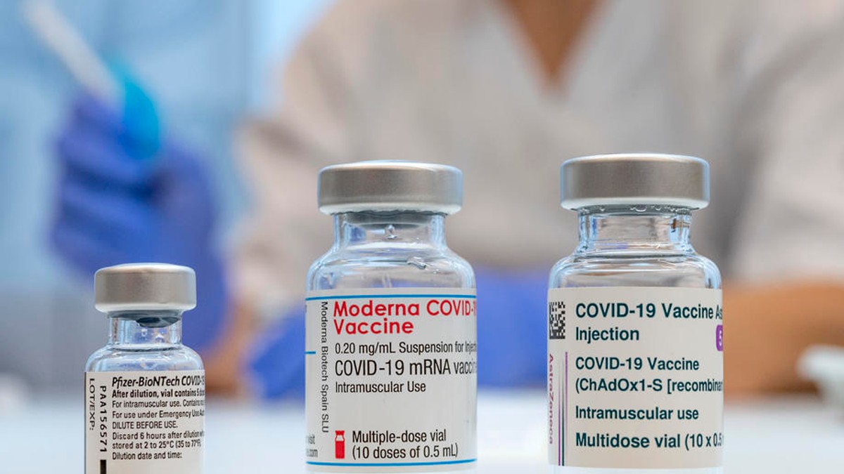 Un vaccin Moderna modificat va fi testat în studii clinice împotriva noii tulpini sud-africane de COVID-19