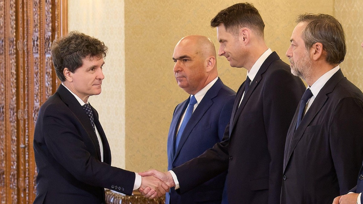 Ilie Bolojan alături de alți membrii PNL în timpul unei întâlniri cu președintele Nicușor Dan