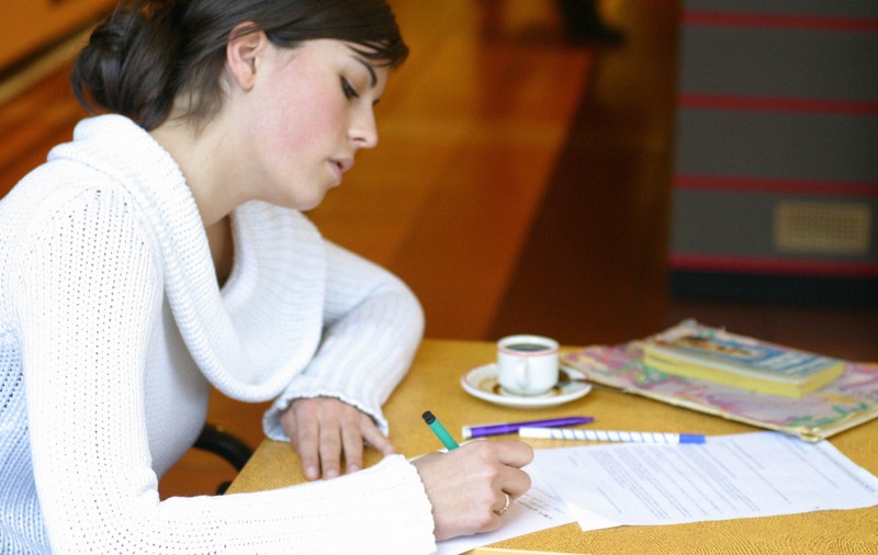 Anglia amână examenele din 2021 cu trei săptămâni, pentru a recupera mai mult din școala pierdută