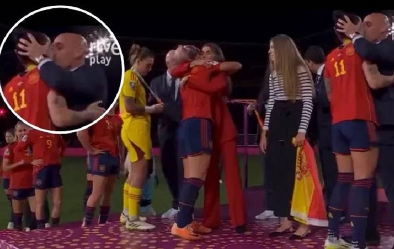 Ce suspendare a primit fostul președinte al Federației Spaniole de Fotbal, după ce a sărutat-o cu forța pe jucătoarea Jenni Hermoso