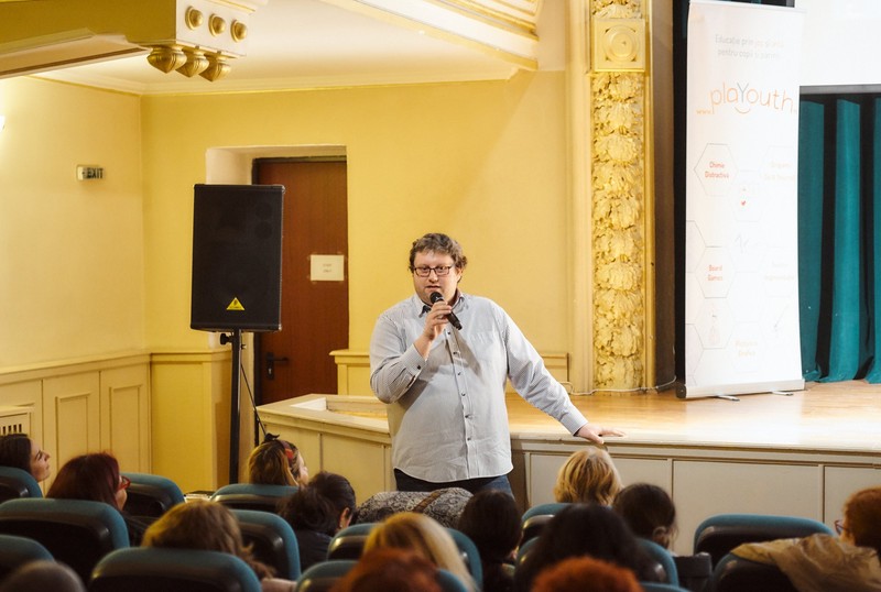 Profesorul Doru Căstăian ar prefera ca școala să înceapă cu mai puțini elevi prezenți în clase și numărul lor să crească treptat