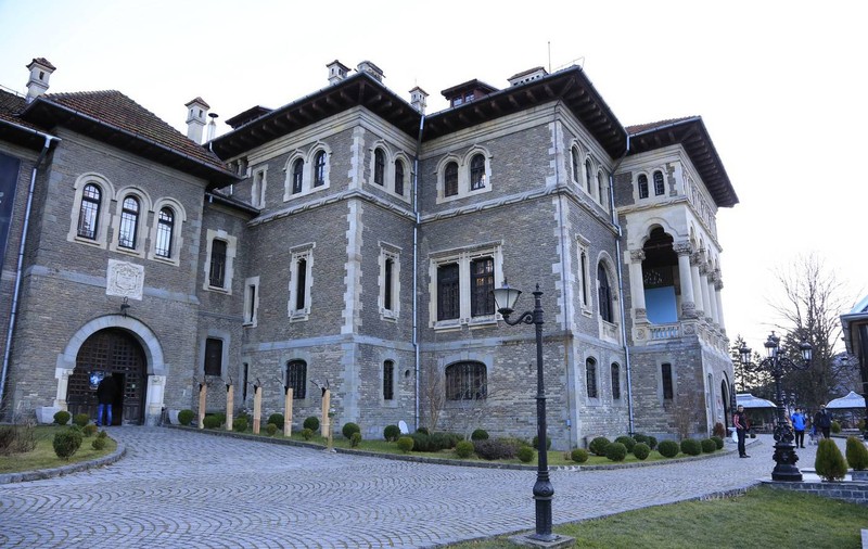 Gigi Becali a pus ochii pe un castel din Bușteni