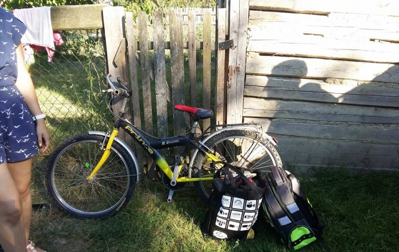 Lecție de omenie. Un copil și-a donat bicicleta unei familii fără posibilități