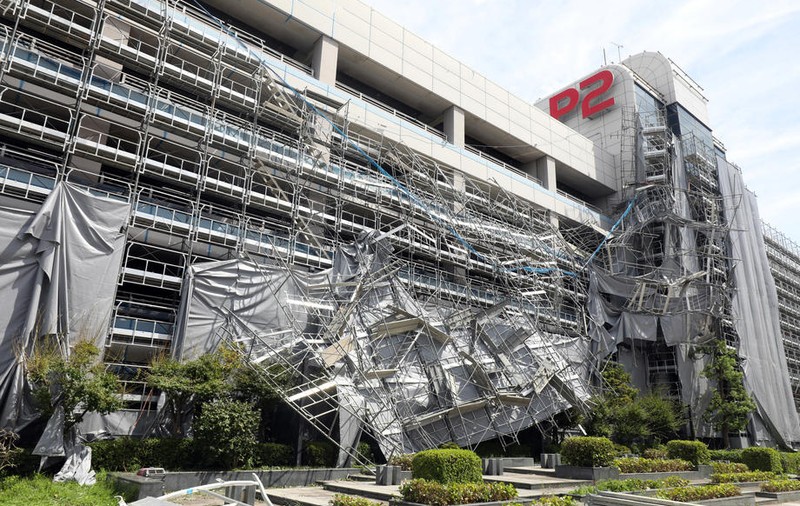 Taifunul Faxai a lovit Tokyo; viteza vântului a trecut de 200 km/h