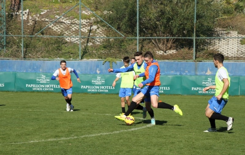 CS Universitatea Craiova - Khazar Lankaran 3-0 (1-0). ^Târnăcop a lovit, ”dublă” Herghelegiu