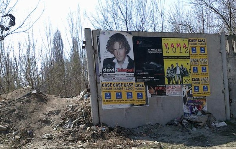 Bucureştiul e sufocat de afişe publicitare | FOTO