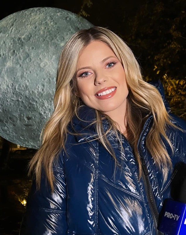 Roxana Hulpe își botează fetița în acest weekend. Ce vedetă de la Pro TV îi va fi naș. „Relația noastră merge dincolo de studioul de știri”