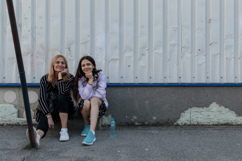 Actrița Irina Rusu (stânga) a jucat pe scenă alături de fiica sa, Alexandrina Grecu (dreapta)