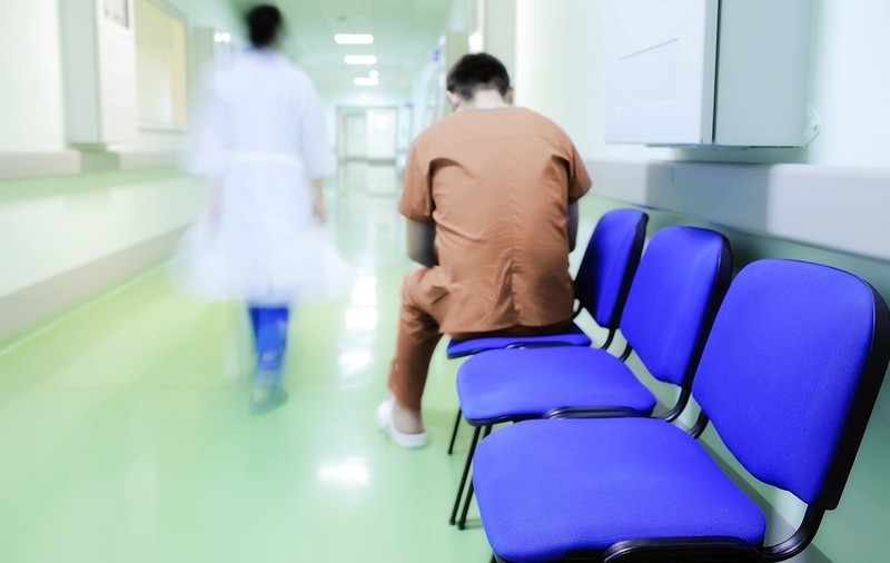 Psihologii din spitalele de psihiatrie din România. ”Sistemul românesc e cel european din anii ‘20, e ca o muscă prinsă-n chihlimbar”