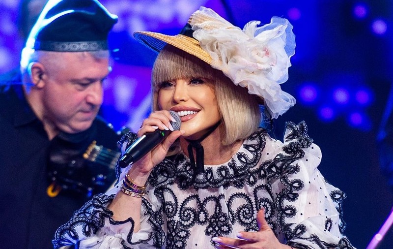 Loredana Groza a împlinit 52 de ani. Ce poezie i-a dedicat tatăl ei scriitor: „Talentul i-a dat avânt”