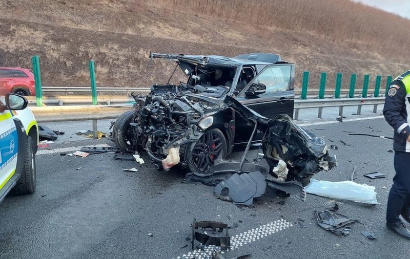 Traficul pe A3, blocat pe un sens de mers, în judeţul Cluj, după un accident în care a murit o persoană