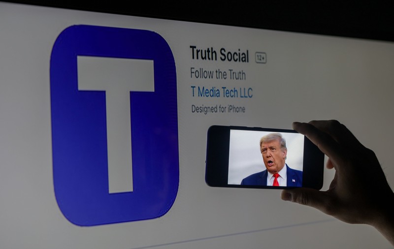 Reţeaua de socializare a lui Donald Trump, Truth Social, are logo-ul identic cu cel al unei firme britanice de panouri solare