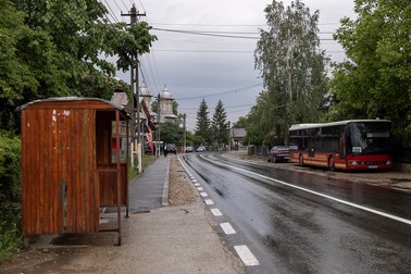 Autobuzul care le duce pe femei la fabrică în fiecare dimineață
