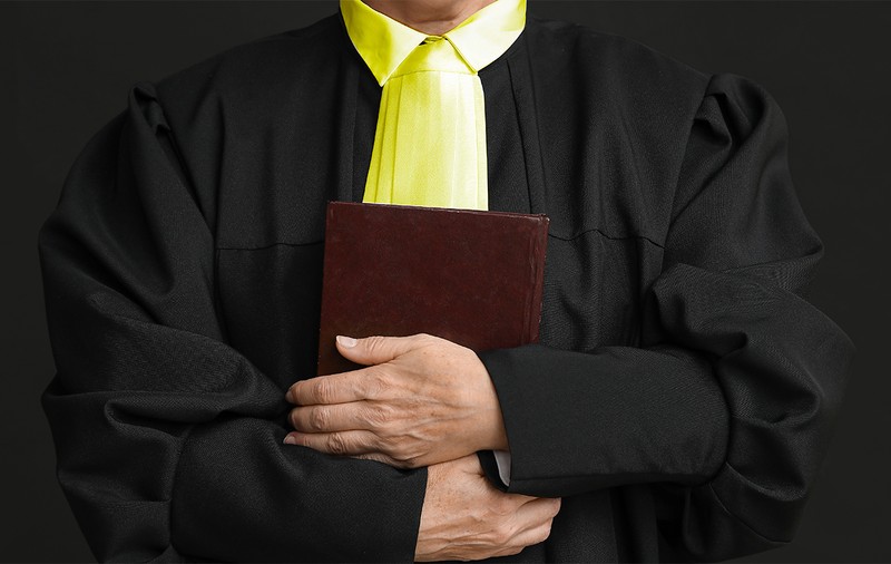 Fenomenul avocaților falși capătă amploare în România. Răzvan Toma Stănciulescu, decan al Baroului Prahova: Escroci în robă au ajuns să pledeze în fața instanței