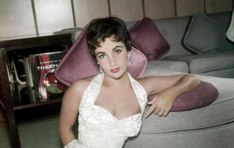 Scrisorile lui Elizabeth Taylor către primul iubit, scoase la licitaţie