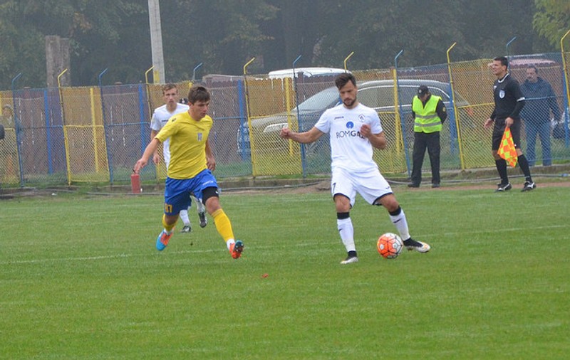 Jucătorii de la desființata FC Caransebeș, convocați să dea cu subsemnatul la Comisia de Disciplină FRF. Mărturii șocante: jucători aduși de acasă cu o zi înainte de meci, fotbaliști fără masă și fără vitaminizare!