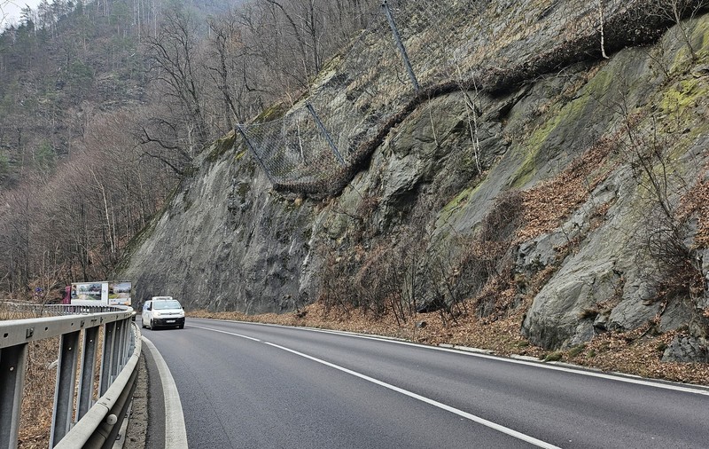 Restricţii de trafic pe Valea Oltului, în perioada 28-29 aprilie: se opreşte circulația câte o oră. Care sunt rutele ocolitoare