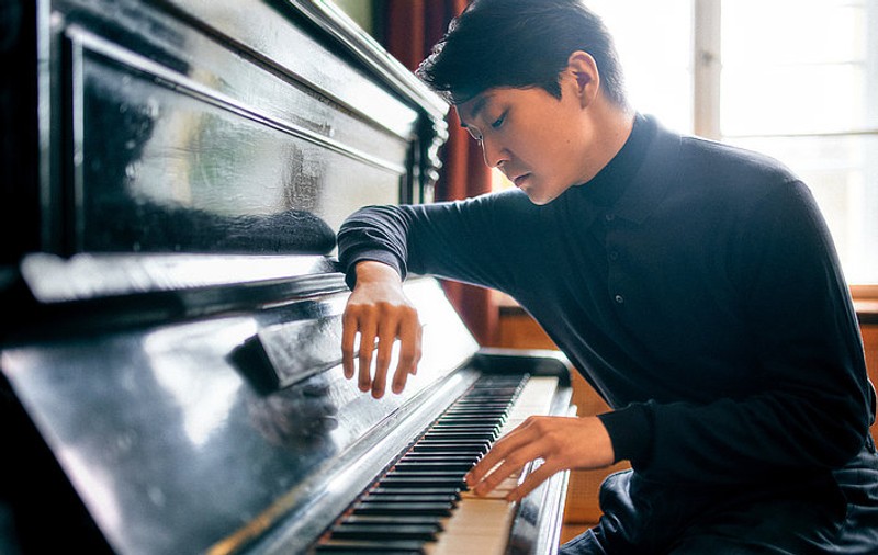 Pianistul Seong-Jin Cho debutează în România la Festivalul Enescu, alături de Orchestra dell’Accademia Nazionale di Santa Cecilia din Roma 