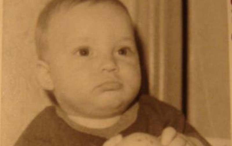 ASEMĂNARE IZBITOARE între o vedetă de la noi şi fiul său! Tu îţi dai seama care-i unul, care-i altul? | FOTO