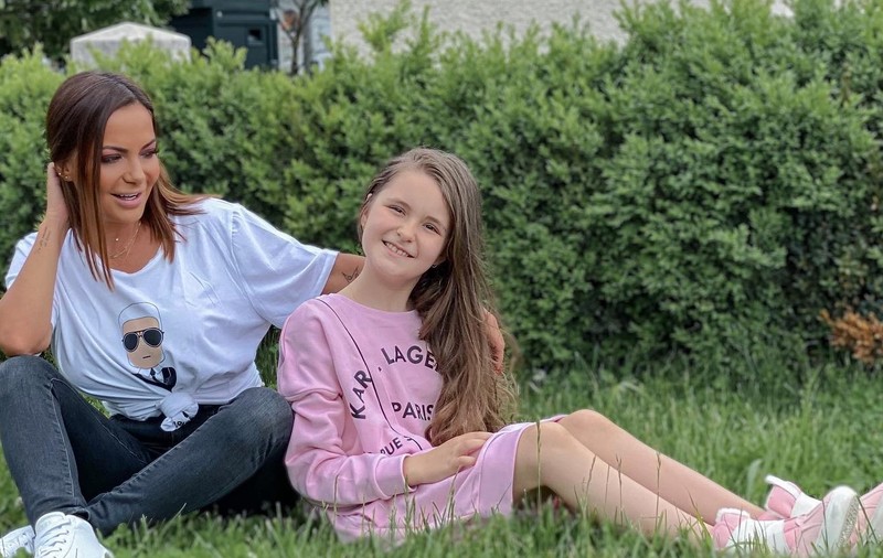 Cum a reacționat fiica Andreei Antonescu, după ce mama ei a pozat într-o revistă pentru adulți. „Vrea să fie ca tine, dezbrăcată”