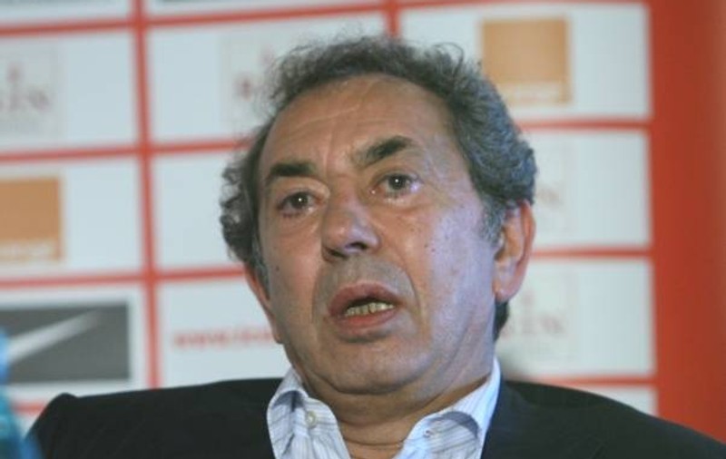 Galeria ”alb-roşilor” acuză: Borcea şi Badea au furat 40 de milioane de euro de la Dinamo!